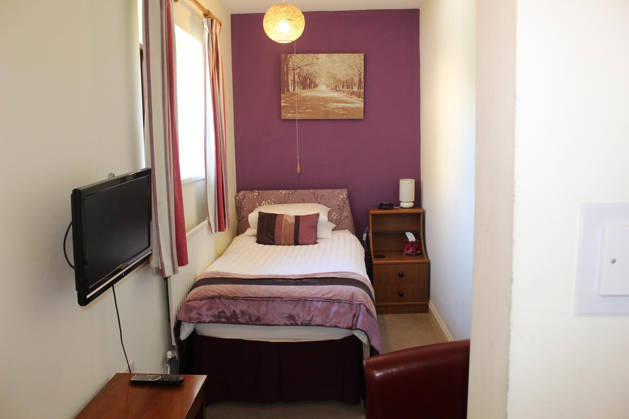 סווינדון Brewery Farm House Bed & Breakfast מראה חיצוני תמונה