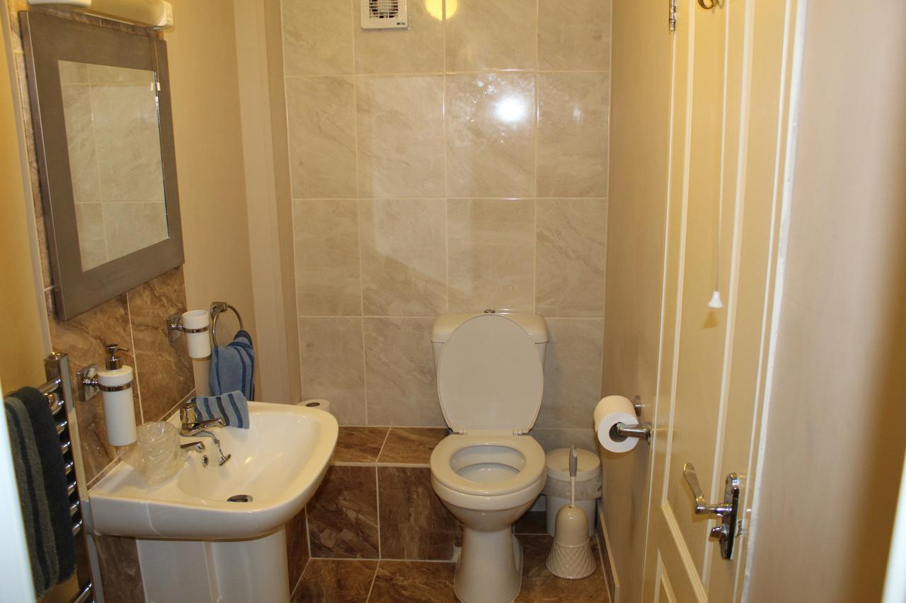 סווינדון Brewery Farm House Bed & Breakfast מראה חיצוני תמונה